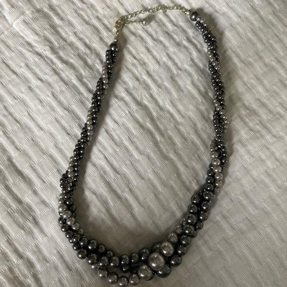 Two tone gray beaded necklace - Picture 2 of 4